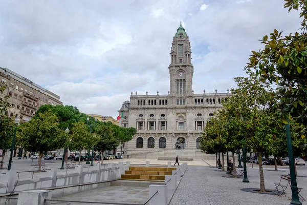 Ayuntamiento de Oporto en la Plaza de la Libertad, (C jalá Municipal do Porto ) — Foto de Stock