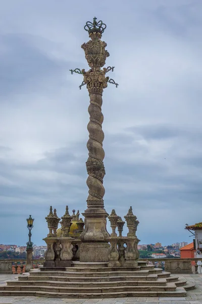 Fuera de la Catedral de Se en la ciudad de Oporto en Portugal . — Foto de Stock