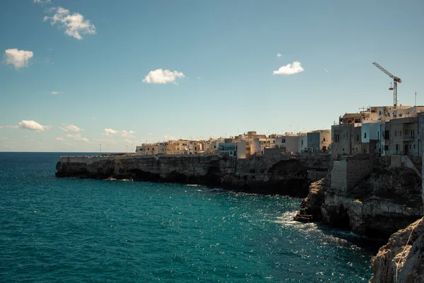 폴리냐 Polignano Mare 이탈리아 2020 이탈리아의 폴리냐 해안선과 가옥의 이탈리아의 — 스톡 사진