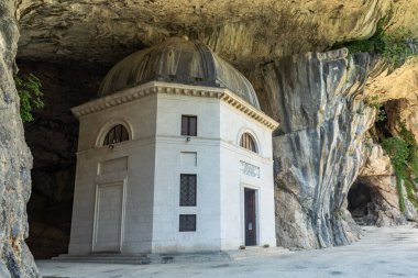 Genga, İtalya - 08 Temmuz 2020: Tempio del Valadier 