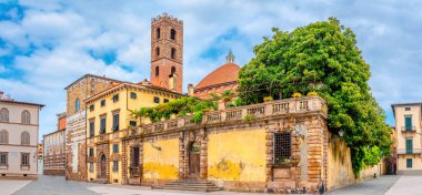 Lucca, İtalya'nın Orta Çağ güzel şehirde bir tapınak alanı. Europe