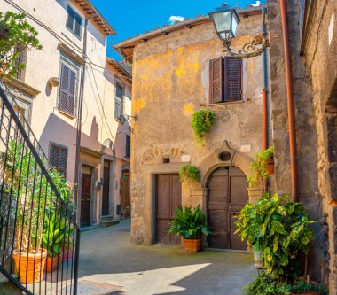 Sokak Tuscany bir ortaçağ kasabasında. İtalya