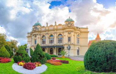 Krakow Ulusal Tiyatrosu, Polonya'nın ana cephe