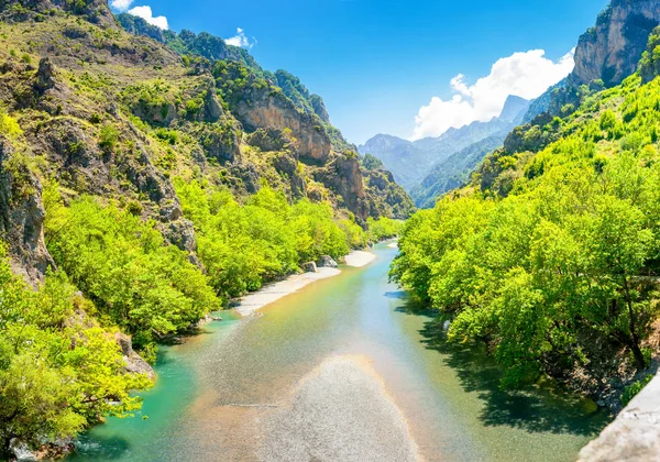 Aoos Nehri Zagori Üzerinde Konitsa Köprüsünden Yunanistan Dağların Panoraması Yunanistan — Stok fotoğraf