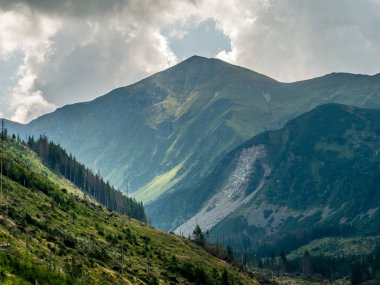 Dağların manzarası