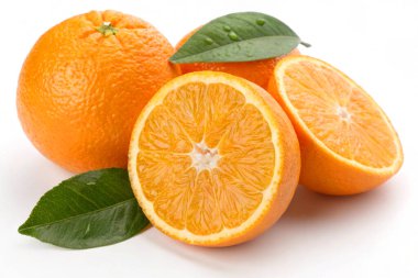 Beyaz arkaplanda taze portakallar