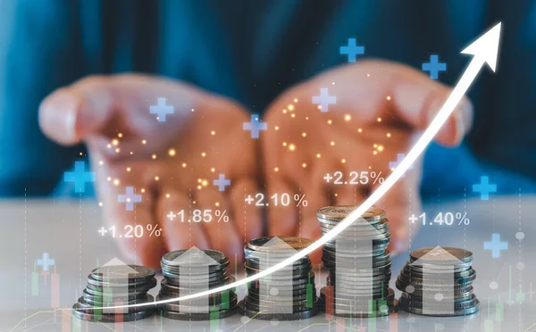 İnsan eliyle tutulan ok faiz oranı, ticari mali yatırım veri grafiği, iş büyümesi, para, borsa, tablo, yatırım, fonlar, yüzde komisyon, banka, pazarlama, kâr, tasarruf