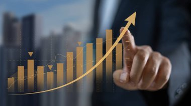 Para büyümesi, grafik parası, küresel ekonomi, tüccar yatırımcı, ticari mali büyüme, borsa, yatırım fonları, fiyat, grafik, teknoloji ve yatırım kavramına sahip iş adamı