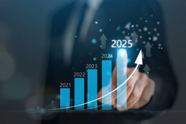 İnsan 2025 yeni yıl hedefli satış karı ve ok ticareti yatırım grafiği, ticari büyüme, para, 2025, tablo, hedef, yatırım, fonlar, tasarruf parası, bankacılık, pazarlama ve kâr