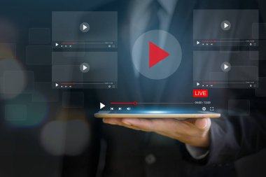 Modern konsept canlı yayın ve video içeriği oluşturma, ticari holding teknoloji akıllı telefonu çoklu video oyunu ve canlı yayın, dijital medya ve çevrimiçi iletişim, sosyal medya pazarlama