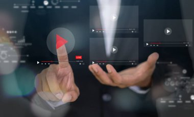 Modern konsept canlı yayın ve video içerik oluşturma, teknoloji ile iş çoklu video oyun ve canlı yayın, dijital medya ve çevrimiçi iletişim, sosyal medya pazarlama