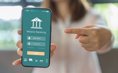 İnsanlar online bankacılık dijital teknolojisi, mobil bankacılık, alışveriş, ödeme, finans, banka, para çekme, hesap transferi, kredi kartı, finans, küresel iş çevrimiçi akıllı telefon kullanıyorlar