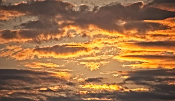 Dramatische Orgie Gelben Sonnenuntergangswolken — Stockfoto