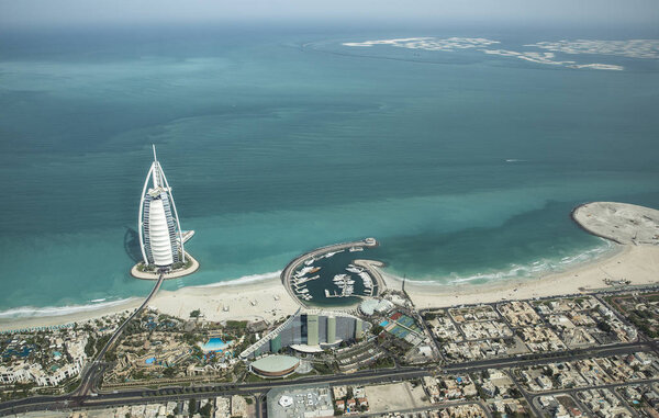 Дубай, Объединенные Арабские Эмираты, 18 мая 2018 года: вид с воздуха на Дубай
.