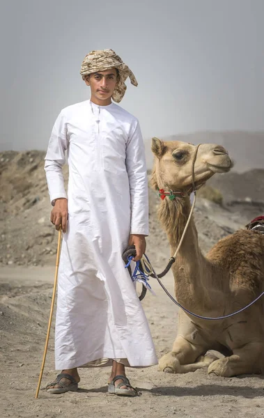 Ibri Umman Nisan 2018 Omani Delikanlı Yarıştan Önce Deve Ile — Stok fotoğraf