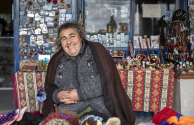 Noratus, Ermenistan - 2 Haziran 2018: Ermeni Bayan Hatıra Eşyası satan