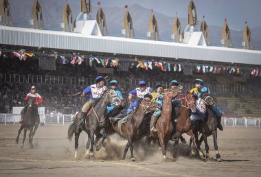 Göl: Issyk-Kul, Kurgyzstan, oyun sırasında Dünya göçebe oyunları Kırgızistan, yarı final cocboru