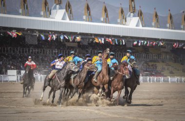 Göl: Issyk-Kul, Kurgyzstan, oyun sırasında Dünya göçebe oyunları Kırgızistan, yarı final cocboru