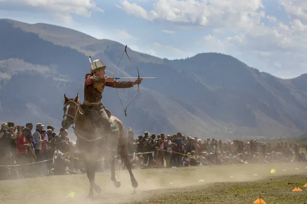 Lac Issyk Kul Kirghizistan Septembre 2018 Homme Compétition Tir Arc — Photo