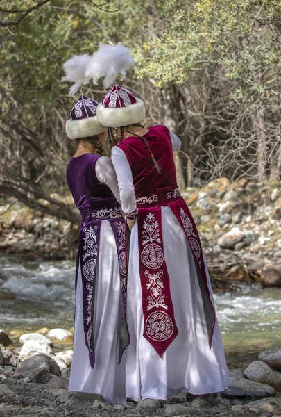 Озеро Исык Кул Кыргызстан Сентября 2018 Года Молодые Кыргызские Женщины — стоковое фото