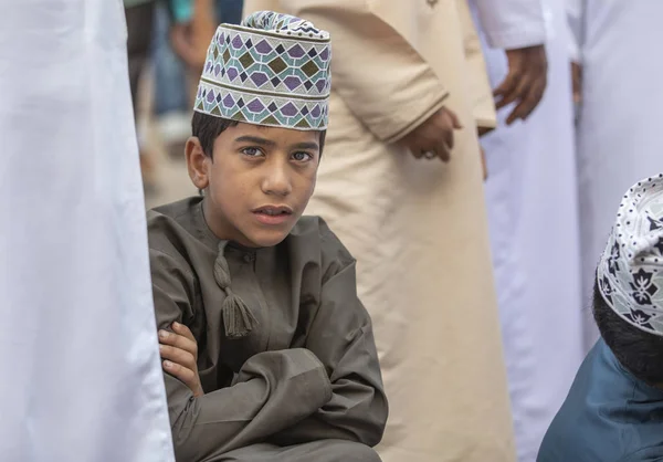Nizwa Oman Września 2018 Omanu Chłopiec Rynku — Zdjęcie stockowe