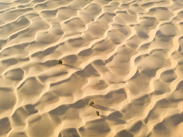 ドバイの近くの砂漠面の空撮 — ストック写真