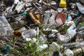 dramatický snímek odpadků vztahuje pláže v souostroví Bacuit v Filipínách
