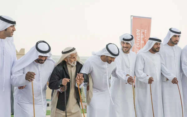 Мадинат Заид Объединенные Арабские Эмираты Декабря 2017 Года Эмиратские Мужчины — стоковое фото