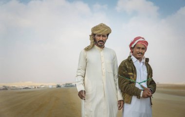 Madinat Zayed, Birleşik Arap Emirlikleri - 22 Aralık, 2018: çöl milyon Street yürüyüş Bedevileri