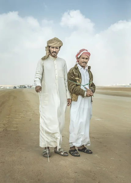 Madinat Zayed Emirati Arabi Uniti Dicembre 2018 Beduini Che Camminano — Foto Stock