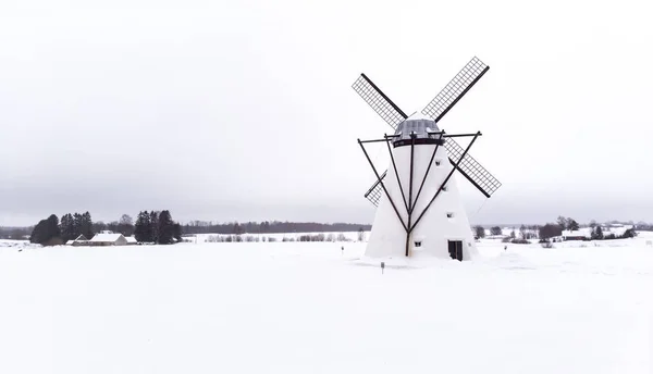 Vecchio Mulino Vento Nel Paesaggio Invernale Estone — Foto Stock