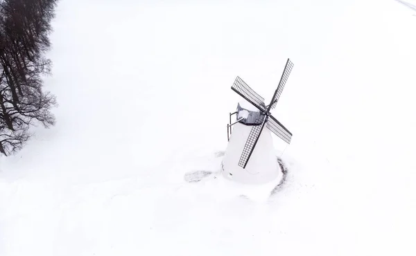 Stary Wiatrak Estoński Zimowy Krajobraz — Zdjęcie stockowe