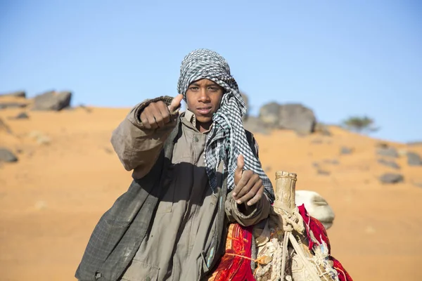 Meroe Sudan Dicembre 2015 Felice Ragazzo Sudanese Con Cammello Nel — Foto Stock