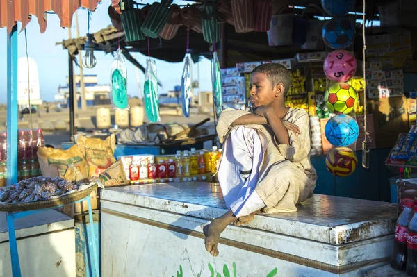 苏丹喀土穆 2015年12月18日 街头市场的苏丹男孩 — 图库照片