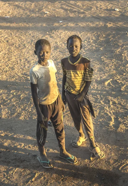 苏丹喀土穆 2015年12月18日 街头市场上的冷静苏丹男孩 — 图库照片