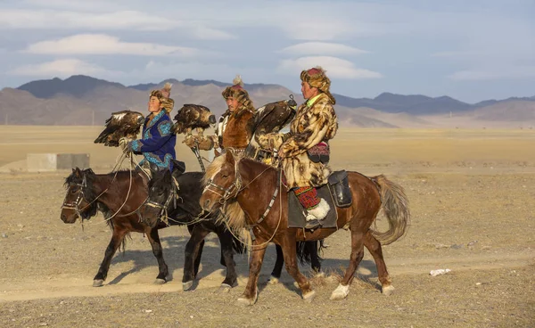 Bayan Ulgii Mongolie Octobre 2015 Chasseurs Aigle Kazakh Dans Paysage — Photo