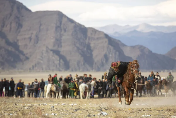 Bajan Ulgii Mongolia Października 2015 Mongolskich Nomadów Człowiek Koniu — Zdjęcie stockowe