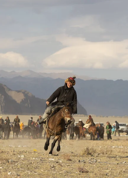 Bayan Ulgii Mongoliet Oktober 2015 Mongoliska Nomad Man Häst — Stockfoto