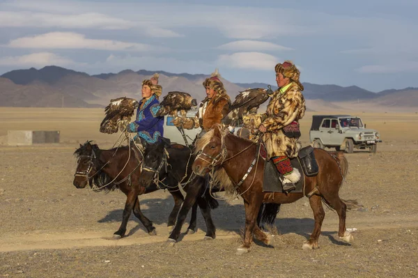 Bayan Ulgii Mongolia Ottobre 2015 Cacciatori Aquile Kazako Paesaggio Della — Foto Stock