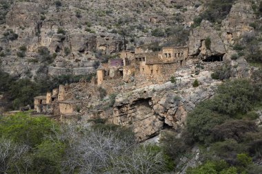 Jebel al Akhdar, Umman içinde eski terk edilmiş evler