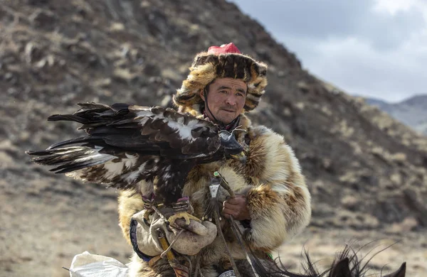 Bayan Ulgii Mongoliet Oktober 2015 Kazakiska Eagle Hunter Landskapet Västra — Stockfoto
