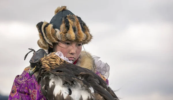 Bayan Ulgii Mongolia Octubre 2015 Cazadora Águila Kazakh Con Ave —  Fotos de Stock