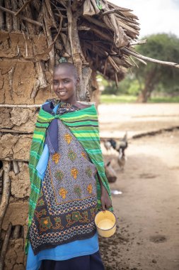 Same, Tanzanya, 6 Haziran, 2019: geleneksel kıyafet güzel Maasai kız