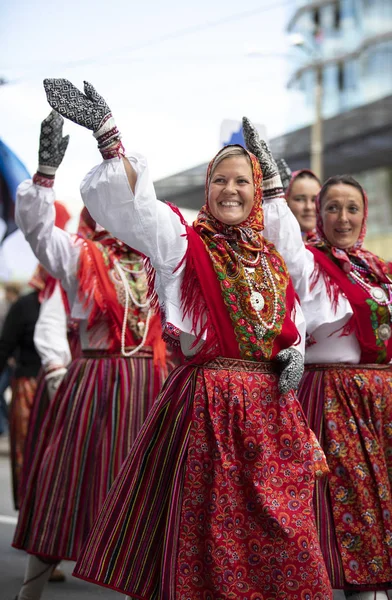 Tallinn Estonsko Červenec 2019 Lidé Tradičním Oblečení Ulicích Tallinnu — Stock fotografie