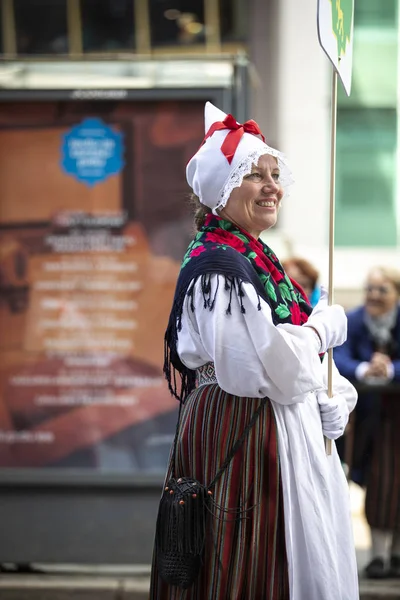 Tallinn Estonia 6Th July 2019 Woman Traditional Clothing Streets Tallinn — Stock Photo, Image