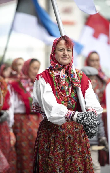 Таллинн Эстония Июля 2019 Года Люди Традиционной Одежде Улицах Таллинна — стоковое фото