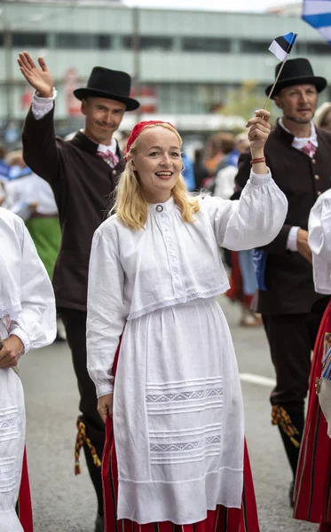 Таллінн Естонія Липня 2019 Жінка Традиційному Одязі Вулицях Таллінна — стокове фото