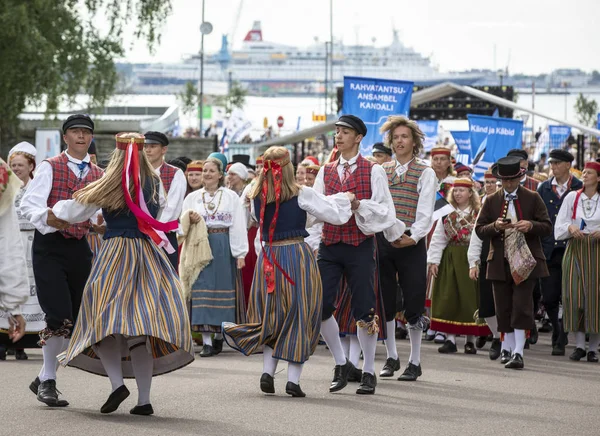 Tallinn Estland Juli 2019 Westonian Folk Dansen Traditionele Kleding Straten — Stockfoto