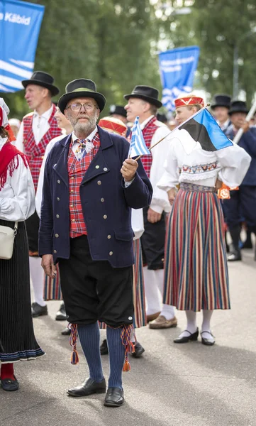 Tallinn Estonsko Červenec 2019 Člověk Tradičním Estonském Oblečení Festivalu Písní — Stock fotografie