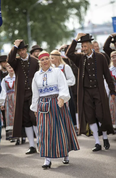 Tallinn Estonia Luglio 2019 Persone Abiti Tradizionali Estoni Festival Della — Foto Stock